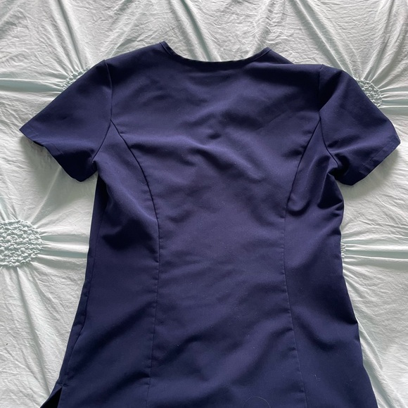 FIGS casma scrub top - Picture 2 of 3